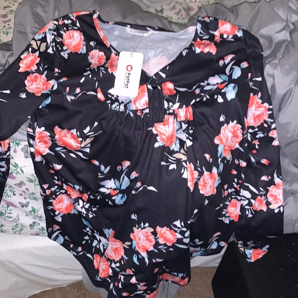 Brand new cute blouse size M